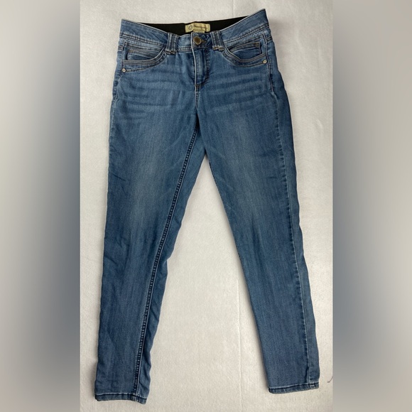 Democracy Ab Technology dark wash Straight Leg skinny jeans Size 6 - Picture 1 of 11